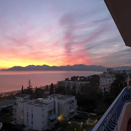 Western - Panoramic View * 칸느