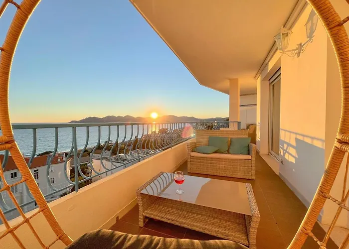 Western - Panoramic View * Cannes